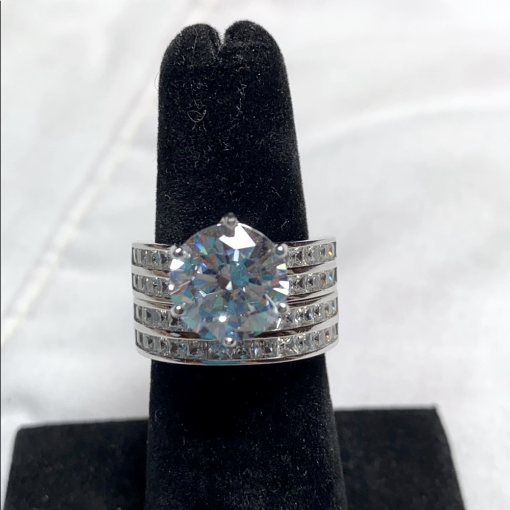 Bella Luce White Diamond Simulant 2 Piece Ring